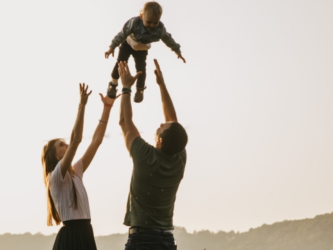Điều kiện đối với người nhận nuôi con nuôi?