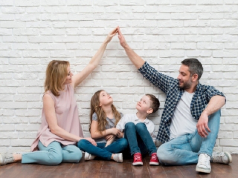Có cần phải thông báo tình hình của con nuôi không?