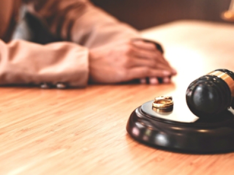 Những người nào có quyền yêu cầu hủy việc kết hôn trái pháp luật?